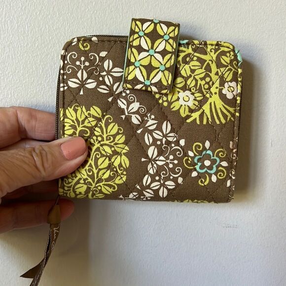 Vera Bradley Sittin In A Tree Wallet - Picture 1 of 3
